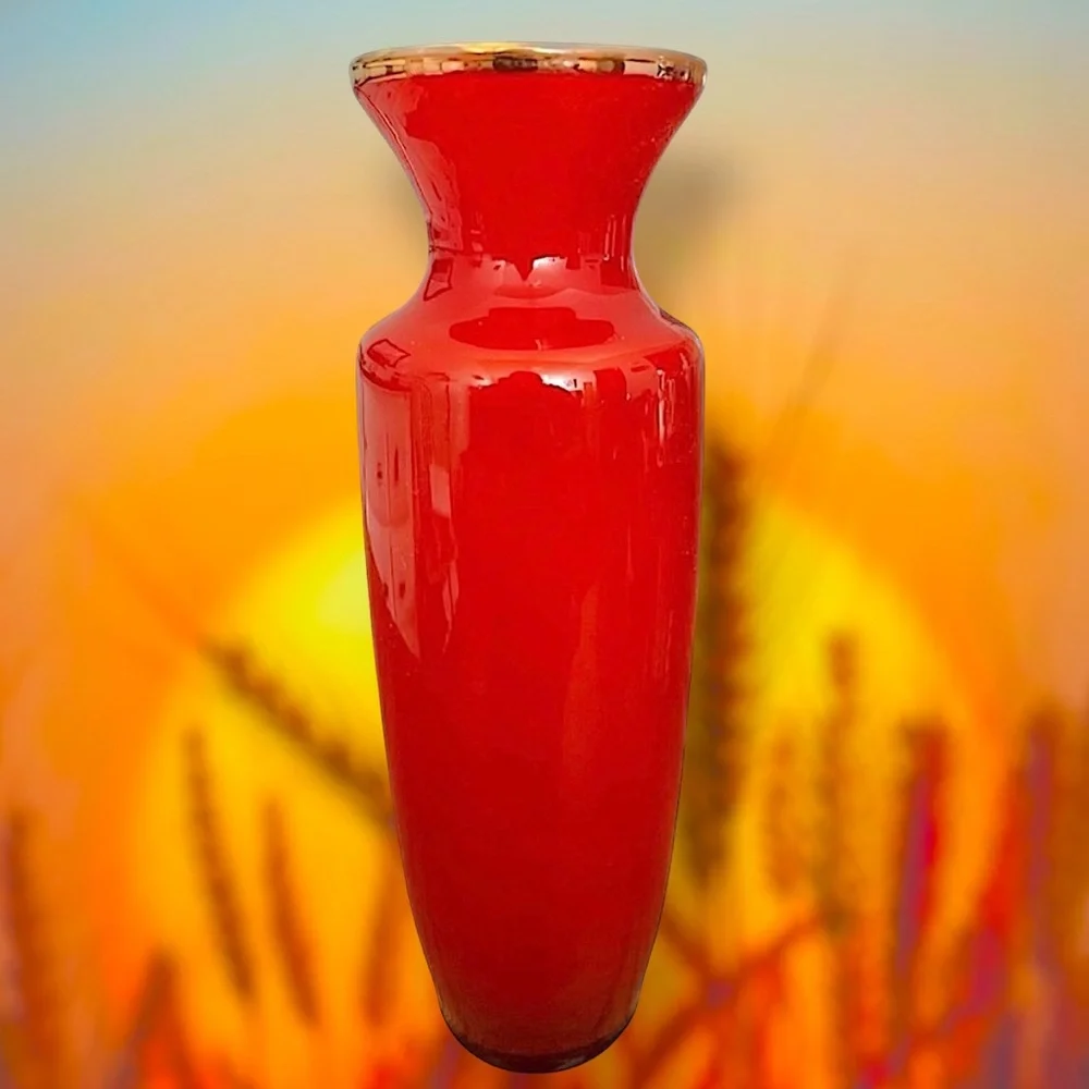 ✨VINTAGE✨Enesco Import Japan orange/red glass vase with a gold wheat design